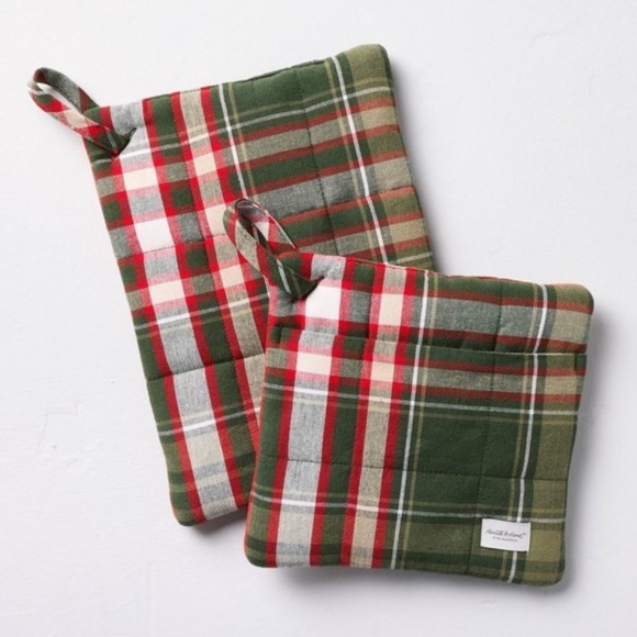 Hearth & Hand Magnolia 2pc Christmas Plaid Potholders - Picture 1 of 12